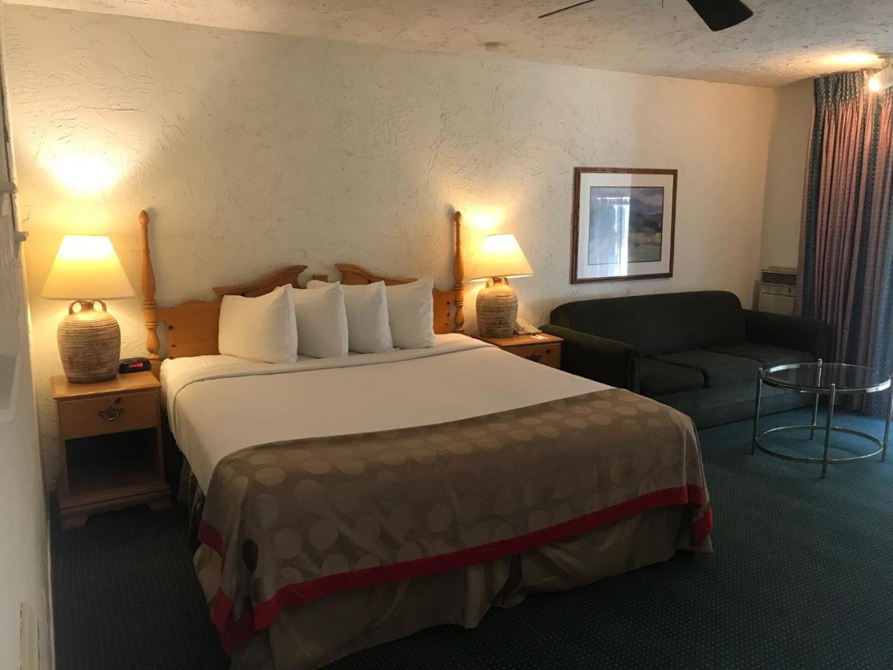 Hotel Channel Islands 3*